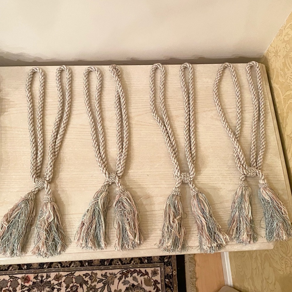 NEVER USED. 4 NWOT Conso Tiebacks with Double Tassels